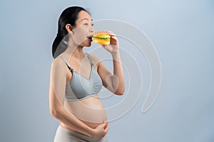 Hamberger junk food and pregnant woman is not good healthy for mother and infant