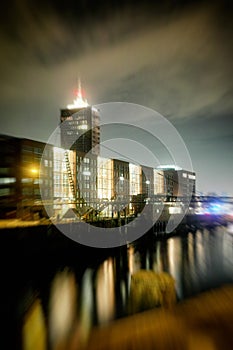 Hamburg Hafencity Bruecke Stahl Nacht Industrie strasse neustadt time exposure Elbe photo