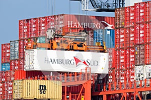 Hamburg Sud container shipping