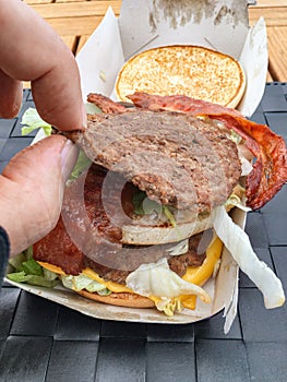 Hamburger does not look like advertised