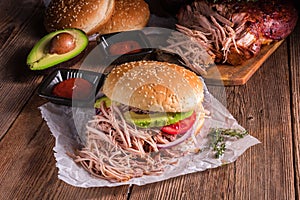 Hamburger pulled pork