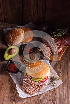 Hamburger pulled pork