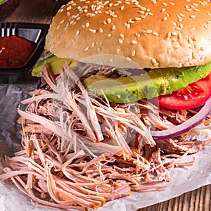 Hamburger pulled pork