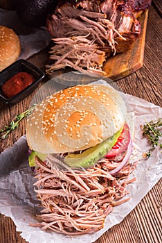 Hamburger pulled pork