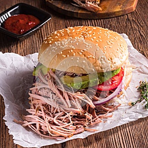 Hamburger pulled pork