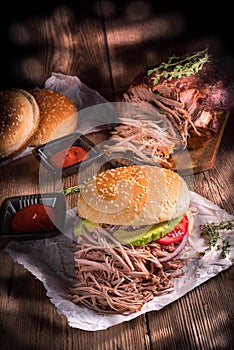 Hamburger pulled pork