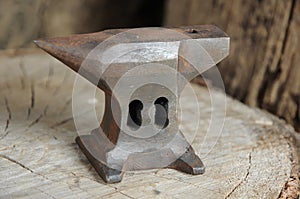 Hammer anvil