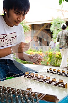 Hammered dulcimer instrument