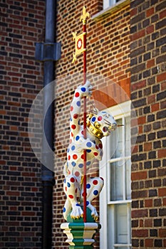 Hampton Court sign - Tiger