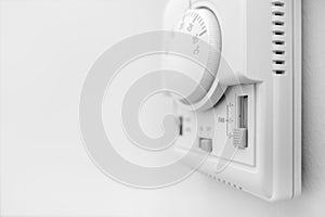 Hand adjusting thermostat