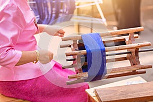 Hand craft silk fabric textile with yarn winder