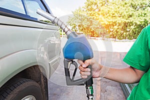 Hand hold fuel nozzle refueling gas pump for the car