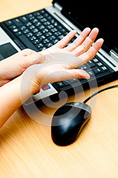 Hand pain from mouse