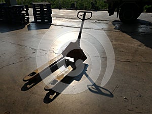 Hand pallet truck