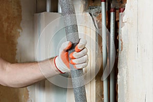 Hand with porous pipe insulation