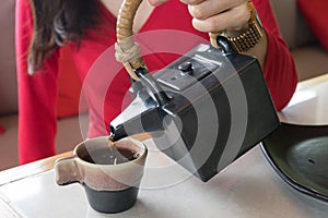 Hand poures green tea