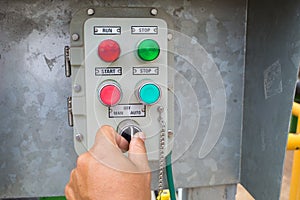 Hand put button switch to control box
