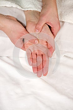 Hand reflex zone massage