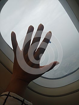 Hand shades in flight photo