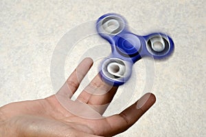 Hand spinner, fidgeting hand toy