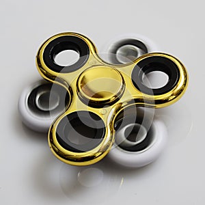 Hand spinner, fidgeting hand toy