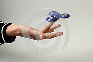 Hand spinner, fidgeting hand toy