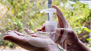 Hand washing with alcohol gel to eliminate bacteria and viruses
