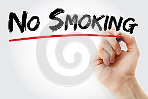 Hand writing No smoking with marker