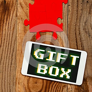Ruka darčeková krabička. obchod malé schopný z zaobchádzanie darčeky 