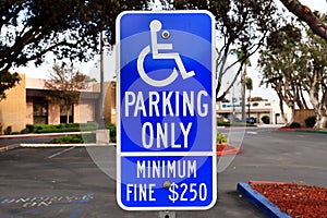 Handicap Parking sign â Minimum Fine $250