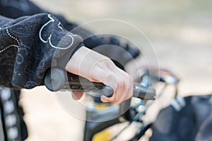 Handlebar with child hands
