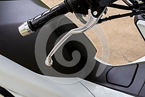 Handlebars and front break system on motorcycle