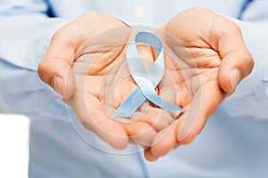 Ruky modrý rakovina povědomí stuha 