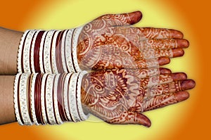 hands of Bride