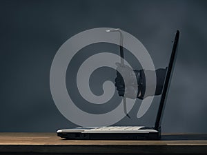 Hands with a crowbar