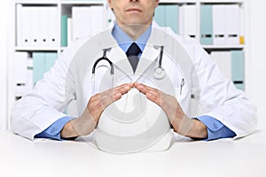 Mani medico proteggere casco lavoratore medico assicurazione ingannare 