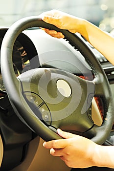 hands on steeringwheel