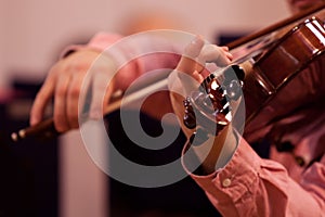 Hands violinist closeup