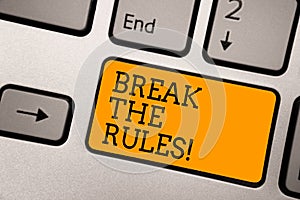 Rukopis rozbít pravidla. význam dělat změny dělat vše odlišný povstání psaní výpočetní 