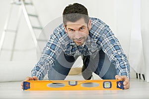 Handyman check floor level