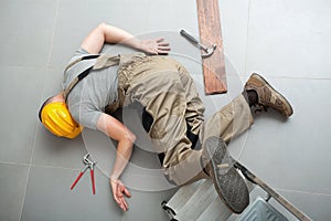 Handyman fell from ladder photo