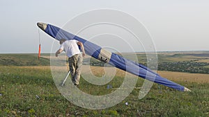 Hang glider assembling