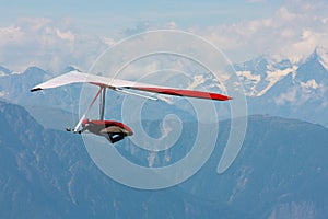 Hanggliding in swiss Alps