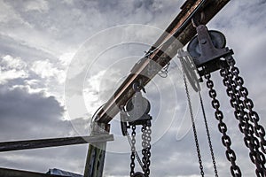 Hanging chains at the old dock