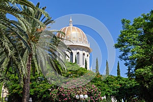 Hanging Gardens of Haifa (BahÃ¡âÃ­ GÃ¤rten) in Haifa photo
