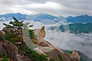 Hanging stone at the Ulsanbawi Rock