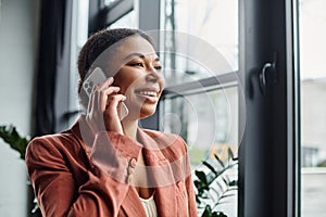 happy african american nutritionist giving consultation