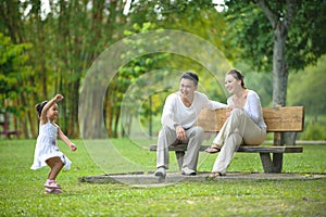 Glücklich asiatisch Familie 