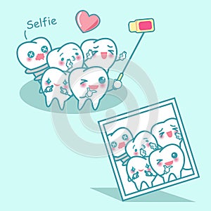 Happy cartoon tooth are selfie