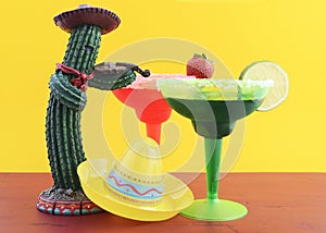 Happy Cinco de Mayo colorful party theme